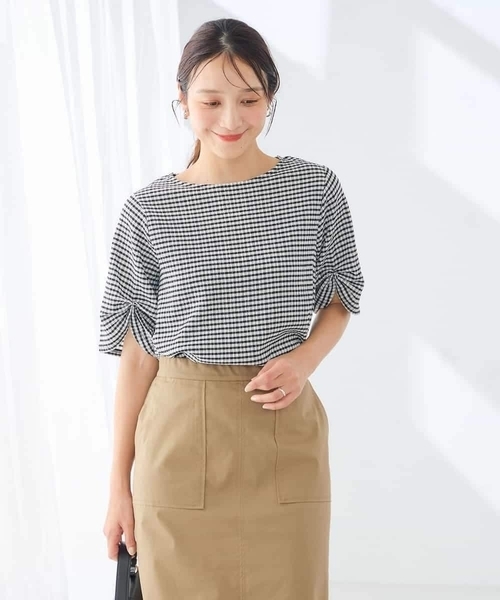 a.v.v(アーヴェヴェ)の「タックスリーブトップス(Tシャツ/カットソー・レディース・アイボリー/ネイビー・40/38)」の15枚目の写真