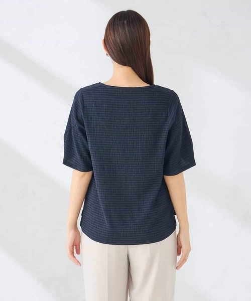 a.v.v(アーヴェヴェ)の「タックスリーブトップス(Tシャツ/カットソー・レディース・アイボリー/ネイビー・40/38)」の22枚目の写真