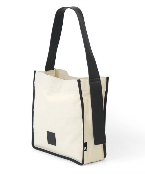 RT;ESKA(アールティーエスカ)の「RT;ESKA(アールティーエスカ) / Shape Tote - Square(トートバッグ・レディース・ブラック/アイボリー・FREE)」の4枚目の写真