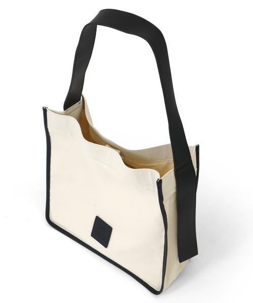 RT;ESKA(アールティーエスカ)の「RT;ESKA(アールティーエスカ) / Shape Tote - Square(トートバッグ・レディース・ブラック/アイボリー・FREE)」の12枚目の写真