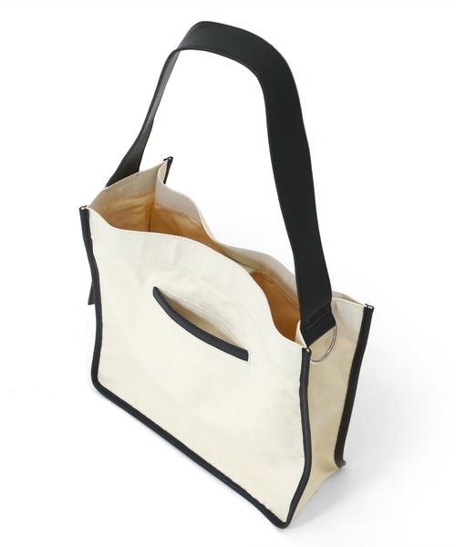 RT;ESKA(アールティーエスカ)の「RT;ESKA(アールティーエスカ) / Shape Tote - Square(トートバッグ・レディース・ブラック/アイボリー・FREE)」の13枚目の写真
