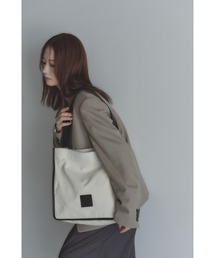 RT；ESKA（アールティーエスカ）の「RT；ESKA（アールティーエスカ） / Shape Tote - Square（トートバッグ）」