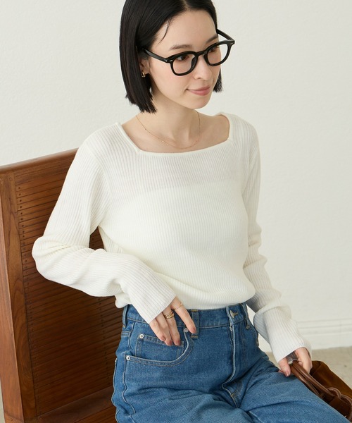 Aunely(オーネリー)の「【Aunely】美デコルテ2WAYネックニットプルオーバー<YOSOOIシリーズ>(Tシャツ/カットソー・レディース・アイボリー/ブラウン/ブラック/グレイッシュベージュ/ブラック系/チャコール・M/L)」の2枚目の写真