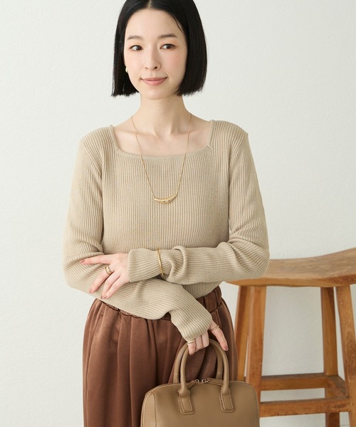 Aunely(オーネリー)の「【Aunely】美デコルテ2WAYネックニットプルオーバー<YOSOOIシリーズ>(Tシャツ/カットソー・レディース・アイボリー/ブラウン/ブラック/グレイッシュベージュ/ブラック系/チャコール・M/L)」の11枚目の写真
