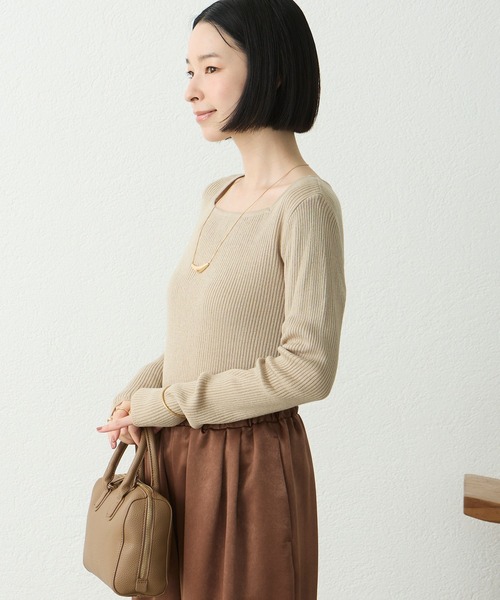 Aunely(オーネリー)の「【Aunely】美デコルテ2WAYネックニットプルオーバー<YOSOOIシリーズ>(Tシャツ/カットソー・レディース・アイボリー/ブラウン/ブラック/グレイッシュベージュ/ブラック系/チャコール・M/L)」の14枚目の写真
