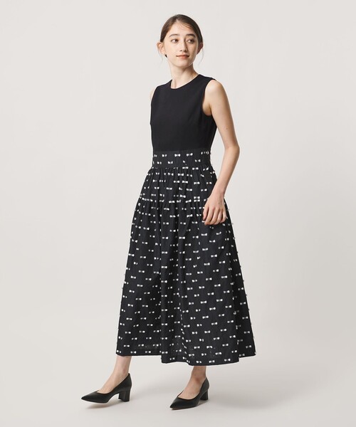 UNITED ARROWS(ユナイテッドアローズ)の「ドットリボン カットジャガード ワンピース ‐ウォッシャブル‐(ワンピース・レディース・ブラック/ネイビー・36/38)」の4枚目の写真