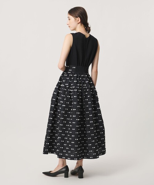 UNITED ARROWS(ユナイテッドアローズ)の「ドットリボン カットジャガード ワンピース ‐ウォッシャブル‐(ワンピース・レディース・ブラック/ネイビー・36/38)」の5枚目の写真