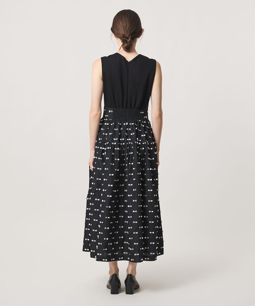 UNITED ARROWS(ユナイテッドアローズ)の「ドットリボン カットジャガード ワンピース ‐ウォッシャブル‐(ワンピース・レディース・ブラック/ネイビー・36/38)」の10枚目の写真