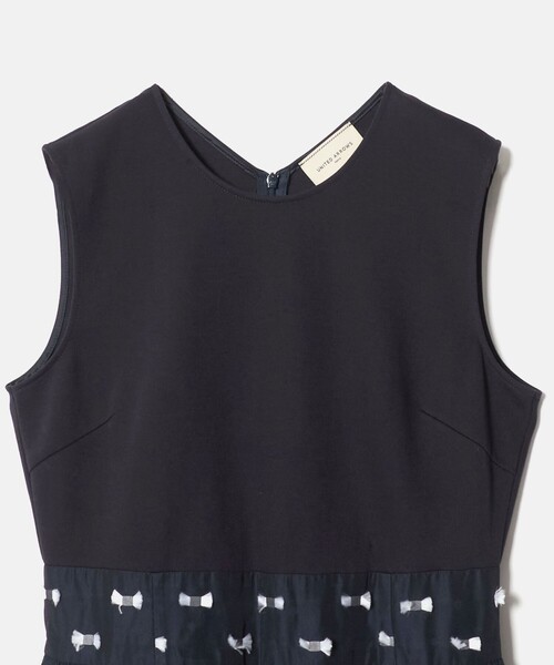 UNITED ARROWS(ユナイテッドアローズ)の「ドットリボン カットジャガード ワンピース ‐ウォッシャブル‐(ワンピース・レディース・ブラック/ネイビー・36/38)」の13枚目の写真
