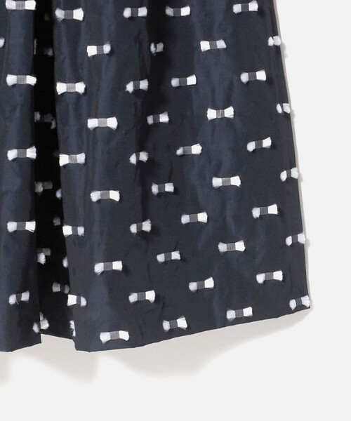 UNITED ARROWS(ユナイテッドアローズ)の「ドットリボン カットジャガード ワンピース ‐ウォッシャブル‐(ワンピース・レディース・ブラック/ネイビー・36/38)」の15枚目の写真