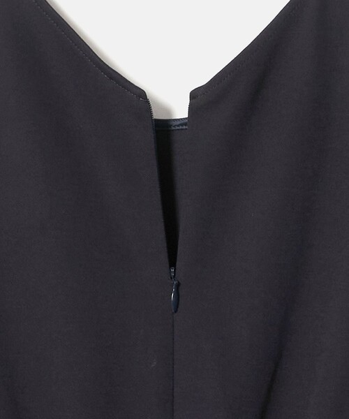 UNITED ARROWS(ユナイテッドアローズ)の「ドットリボン カットジャガード ワンピース ‐ウォッシャブル‐(ワンピース・レディース・ブラック/ネイビー・36/38)」の17枚目の写真