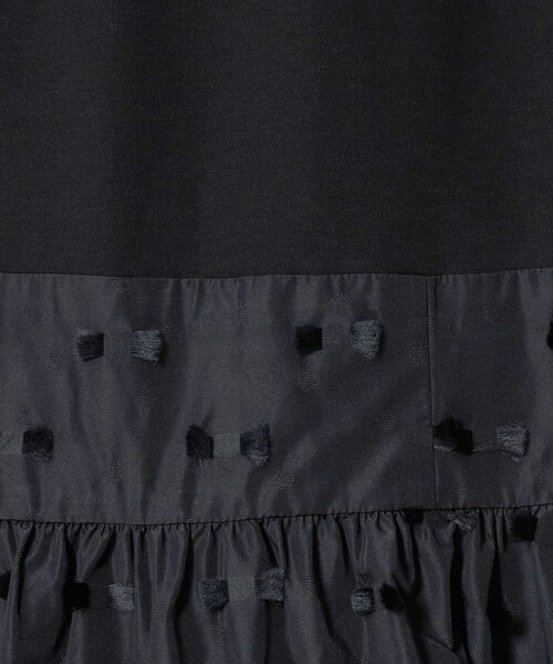 UNITED ARROWS(ユナイテッドアローズ)の「ドットリボン カットジャガード ワンピース ‐ウォッシャブル‐(ワンピース・レディース・ブラック/ネイビー・36/38)」の21枚目の写真