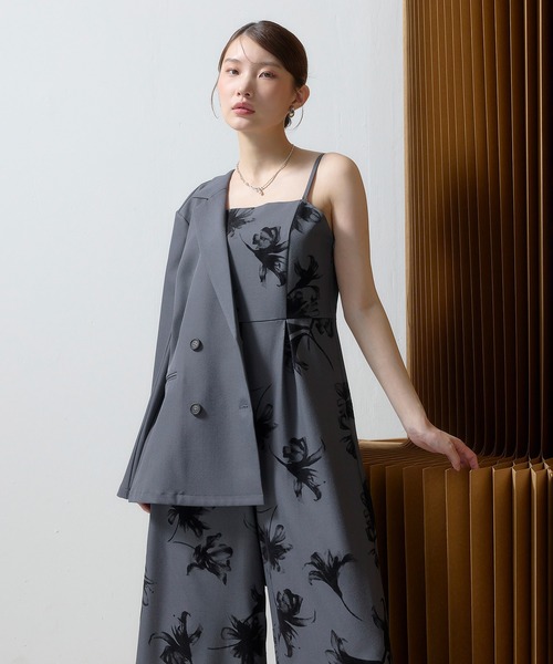 Kana(カナ)の「花柄フロッキ-ジャケットオールインワンパンツドレス2点セット パーティー 結婚式 お呼ばれ オケージョン デイリー(パンツドレス・レディース・チャコールグレー/ベージュ/ブラウン・M)」の6枚目の写真