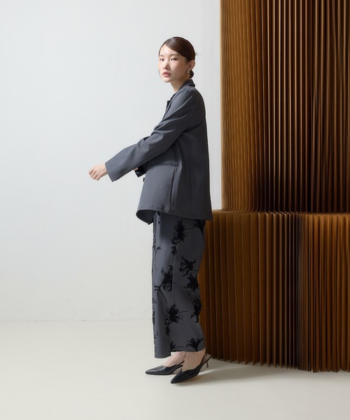 Kana(カナ)の「花柄フロッキ-ジャケットオールインワンパンツドレス2点セット パーティー 結婚式 お呼ばれ オケージョン デイリー(パンツドレス・レディース・チャコールグレー/ベージュ/ブラウン・M)」の13枚目の写真