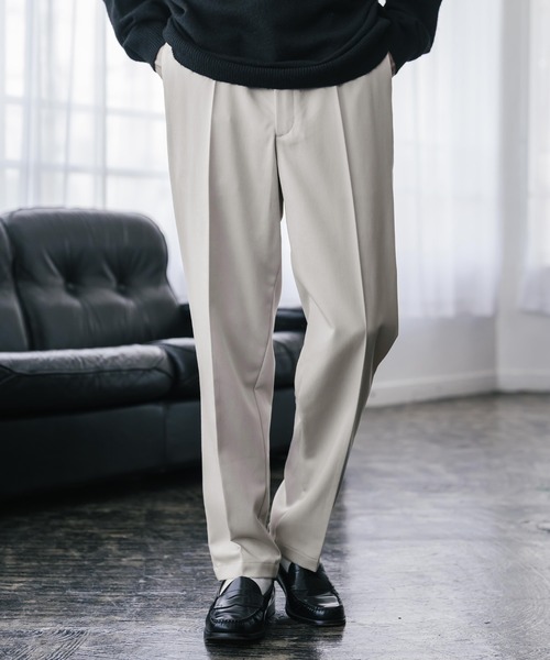 Rocky Monroe(ロッキーモンロー)の「TRストレッチ センタープレスワンタックテーパードイージーパンツ(スラックス・メンズ・チャコール/ブラック/オフホワイト/ブラウン・XL/M/L)」の2枚目の写真