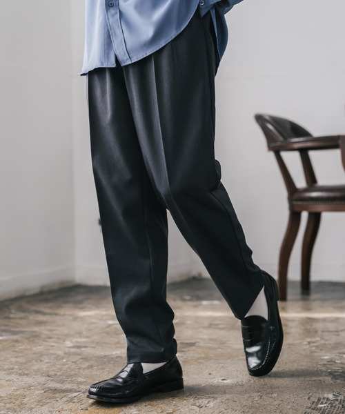Rocky Monroe(ロッキーモンロー)の「TRストレッチ センタープレスワンタックテーパードイージーパンツ(スラックス・メンズ・チャコール/ブラック/オフホワイト/ブラウン・XL/M/L)」の3枚目の写真