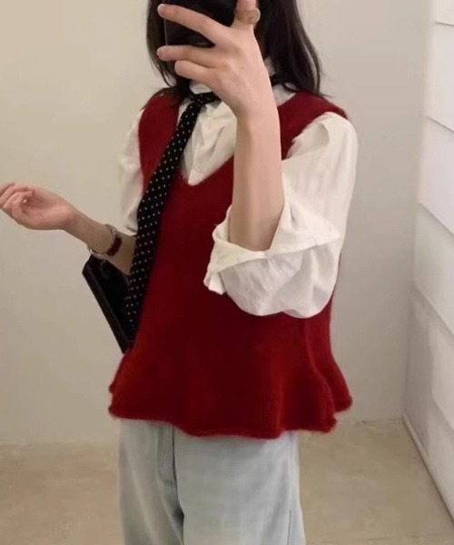 yuue' ( wear )(ユーイ)の「Vネックペプラムニットベスト(ベスト・レディース・チャコールグレー/レッド/グレー/オートミール・FREE)」の22枚目の写真