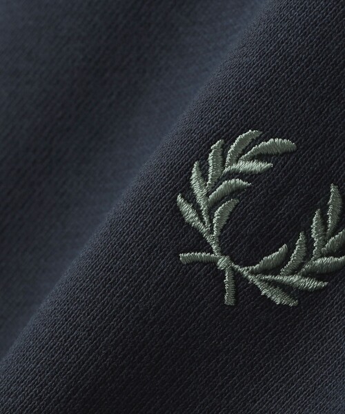 SHIPS(シップス)の「FRED PERRY: M3495 TIPPED CREW NECK(Tシャツ/カットソー・メンズ・ナチュラル/コバルトブルー・MEDIUM/LARGE)」の8枚目の写真