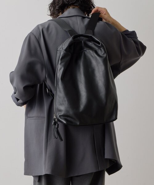 ear PAPILLONNER(イアパピヨネ)の「《本革/A4対応》2WAYレザーリュック(バックパック/リュック・レディース・ブラック・FREE)」の17枚目の写真