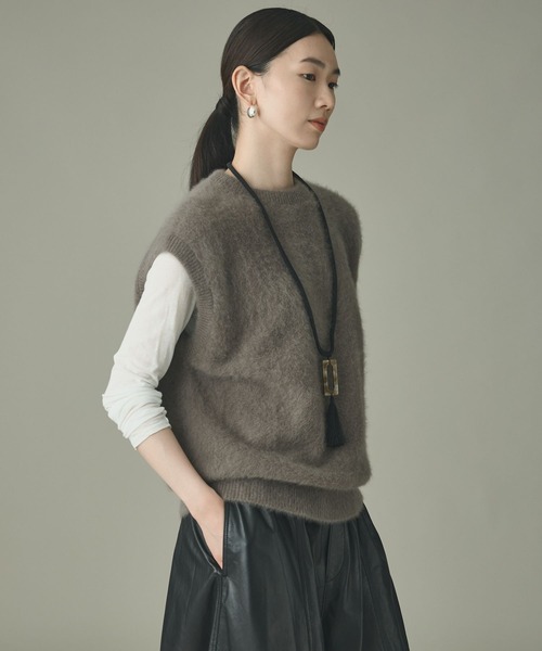 Curensology(カレンソロジー)の「Curensology(カレンソロジー)/FOXカシミヤニットベスト(ニット/セーター・レディース・ブラウン系その他/ブラック・FREE)」の13枚目の写真