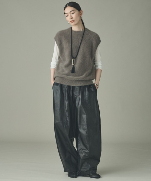 Curensology(カレンソロジー)の「Curensology(カレンソロジー)/FOXカシミヤニットベスト(ニット/セーター・レディース・ブラウン系その他/ブラック・FREE)」の3枚目の写真