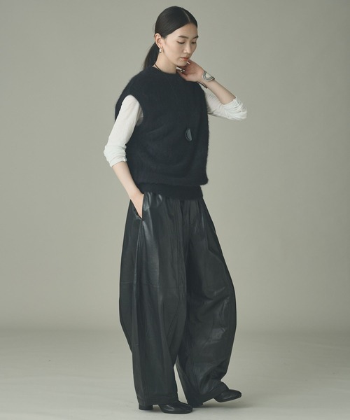 Curensology(カレンソロジー)の「Curensology(カレンソロジー)/FOXカシミヤニットベスト(ニット/セーター・レディース・ブラウン系その他/ブラック・FREE)」の10枚目の写真
