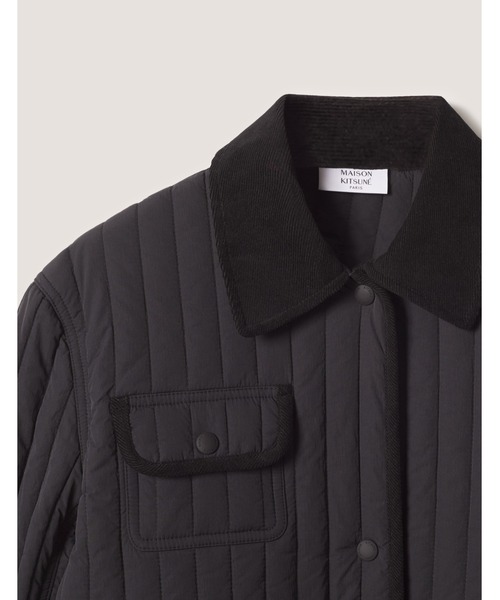 Maison Kitsune（メゾンキツネ）の「QUILTED MINI BARN JACKET（その他アウター・レディース・ブラック/ライトベージュ・S/M/L/XS）」の13枚目の写真