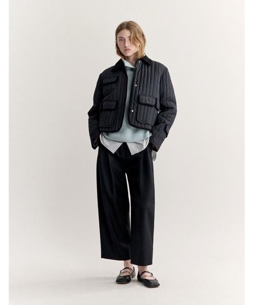 Maison Kitsune（メゾンキツネ）の「QUILTED MINI BARN JACKET（その他アウター・レディース・ブラック/ライトベージュ・S/M/L/XS）」の14枚目の写真