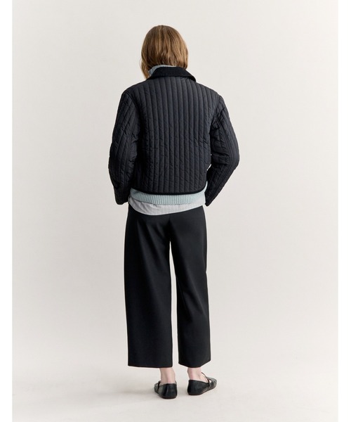 Maison Kitsune（メゾンキツネ）の「QUILTED MINI BARN JACKET（その他アウター・レディース・ブラック/ライトベージュ・S/M/L/XS）」の15枚目の写真