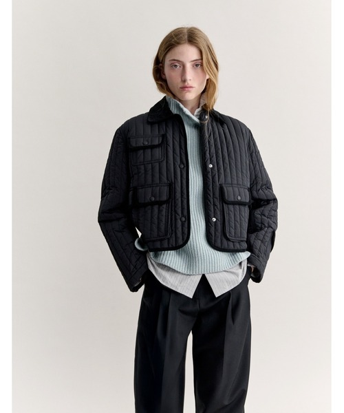 Maison Kitsune（メゾンキツネ）の「QUILTED MINI BARN JACKET（その他アウター・レディース・ブラック/ライトベージュ・S/M/L/XS）」の16枚目の写真