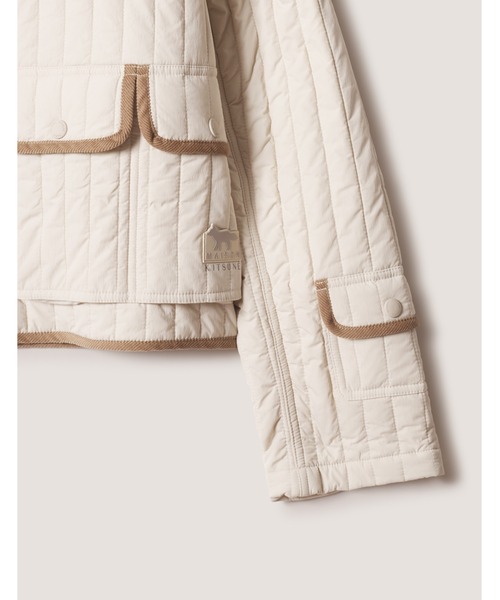 Maison Kitsune（メゾンキツネ）の「QUILTED MINI BARN JACKET（その他アウター・レディース・ブラック/ライトベージュ・S/M/L/XS）」の8枚目の写真