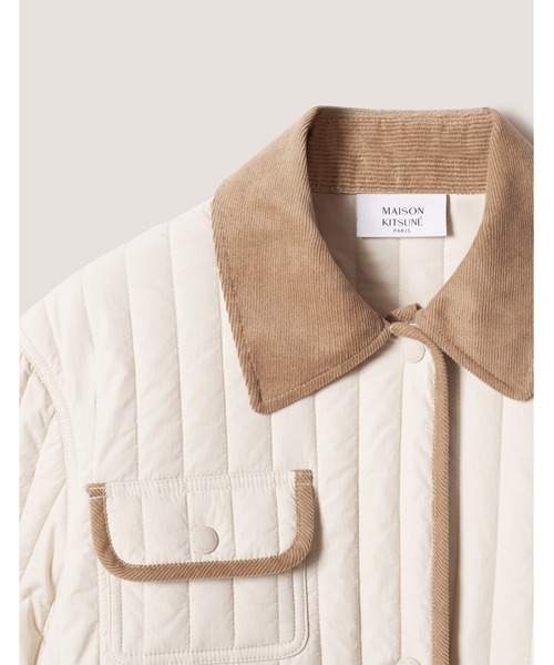 Maison Kitsune（メゾンキツネ）の「QUILTED MINI BARN JACKET（その他アウター・レディース・ブラック/ライトベージュ・S/M/L/XS）」の7枚目の写真
