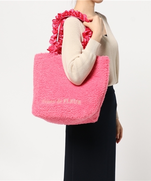 Maison de FLEUR（メゾンドフルール）の「ﾋﾟﾝｸﾌｧｰﾌﾘﾙﾊﾝﾄﾞﾙﾄｰﾄMﾊﾞｯｸﾞ 