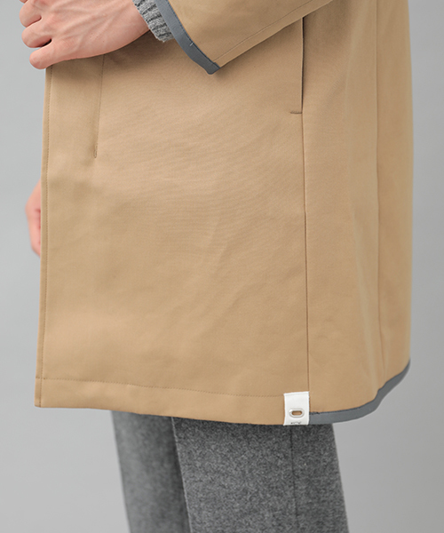 koe×THOM BROWNE（コエトムブラウン）の「[KOE×THOM BROWNE]MENS BONDING OVERCOAT（ステンカラーコート・メンズ・キャメル・SMALL/MEDIUM/LARGE）」の5枚目の写真