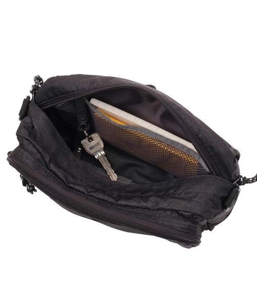 COLEMAN（コールマン）の「ウォーカーポーチ（ボディバッグ/ウエストポーチ・レディース・ライトグレー/スカイブルー/ブラック/ネイビー/グレー/レッド/オリーブ/サンドベージュ/ダークパープル/ブルーグレー/ブラウン系カモフラージュ/ダークグリーン/ライトブラック/ホワイト×ブラック/グリーン系その他/ホワイト/ブルー/ブラック系その他/ベージュ系その他・ONE SIZE/2L）」の21枚目の写真