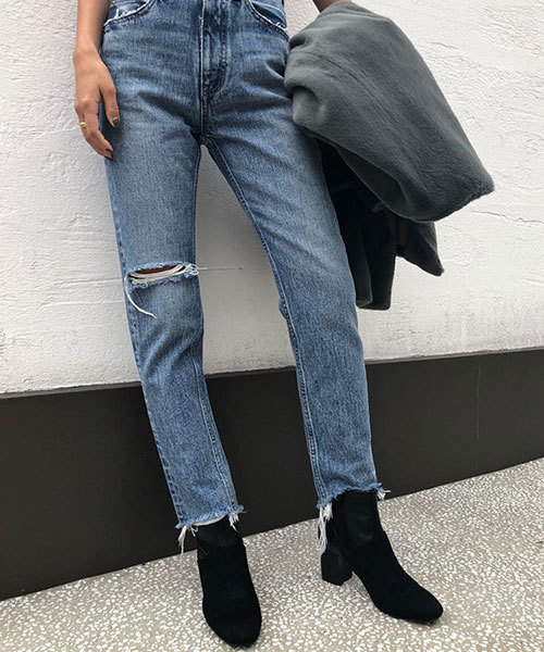 TRUNC（トランクエイティーエイト）の「Ripped Tapered Denim（デニムパンツ・レディース・ライトブルー・23inch/24inch/25inch）」の12枚目の写真