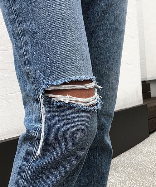 TRUNC（トランクエイティーエイト）の「Ripped Tapered Denim（デニムパンツ・レディース・ライトブルー・23inch/24inch/25inch）」の15枚目の写真