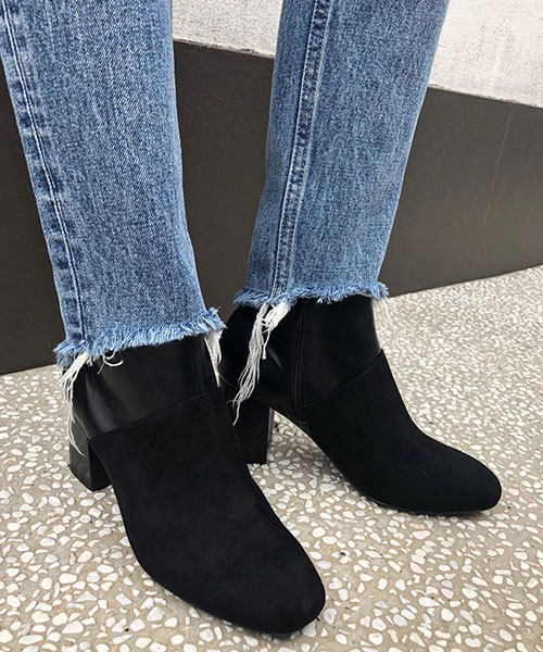 TRUNC（トランクエイティーエイト）の「Ripped Tapered Denim（デニムパンツ・レディース・ライトブルー・23inch/24inch/25inch）」の4枚目の写真