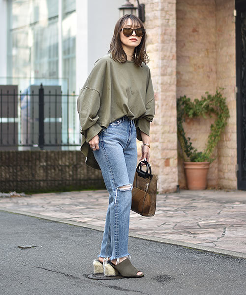 TRUNC（トランクエイティーエイト）の「Ripped Tapered Denim（デニムパンツ・レディース・ライトブルー・23inch/24inch/25inch）」の17枚目の写真