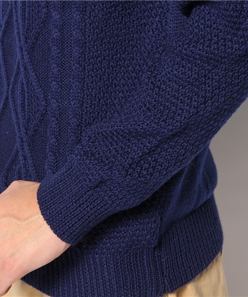 NANO universe（ナノユニバース）の「アランクルーネックニット（ニット/セーター・メンズ・オフホワイト/マスタード/トップグレー/ネイビー・44/46/48）」の9枚目の写真