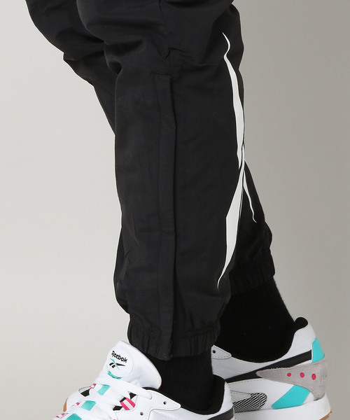 Reebok（リーボック）の「ロスト ファウンド ベクタートラック パンツ LF VECTOR TRACK PANTS BK5105（その他パンツ・メンズ・ブラック・SMALL/MEDIUM/LARGE/X-LARGE/X-SMALL）」の10枚目の写真