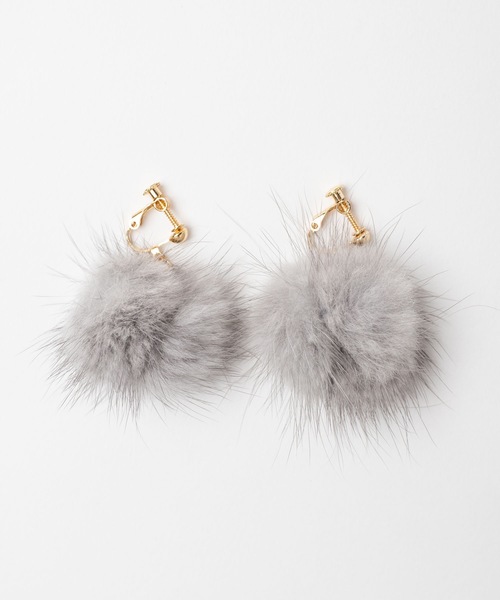 WEGO（ウィゴー）の「WEGO/ファーポンポンイヤリング（イヤリング・レディース・ホワイト/ブラック/ブラウン/グレー/ピンク/キャメル・FREE）」の11枚目の写真