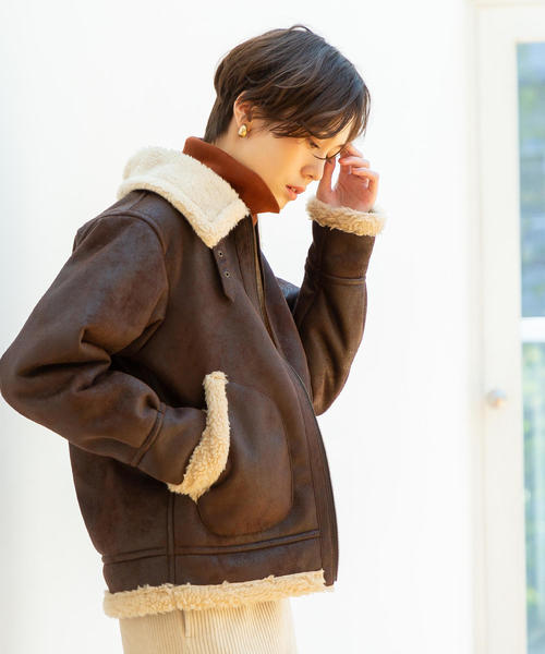 coen(コーエン)の「フェイクムートンB-3ジャケット(ブルゾン/ボアジャケット)(ブルゾン・レディース・ダークブラウン・FREE)」の2枚目の写真