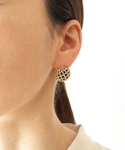 ATELIER COVA(アトリエコバ)の「シルバー925 アンティークボタン風ピアス(ピアス(両耳用)・レディース・ブラック・FREE)」の11枚目の写真