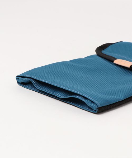 TONE SELECT GOODS(トーンセレクトグッズ)の「【Butler Verner Sails】コーデュラバーチカルサコッシュ(ショルダーバッグ・レディース・チャコールグレー/ブラック/ロイヤルブルー・FREE)」の5枚目の写真