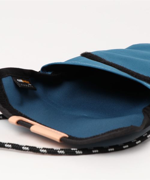 TONE SELECT GOODS(トーンセレクトグッズ)の「【Butler Verner Sails】コーデュラバーチカルサコッシュ(ショルダーバッグ・レディース・チャコールグレー/ブラック/ロイヤルブルー・FREE)」の6枚目の写真