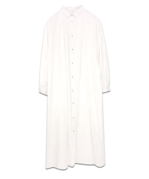 and it_（アンドイット）の「エミュラル emural ゆるコットンロングシャツワンピース（シャツワンピース・レディース・スミクロ/サックスブルー/アイボリー/ストライプ/スモークピンク/ブラック系その他7/ネイビー×ホワイト/ブルー系その他/ライトグレー/チェック・M-L）」の2枚目の写真