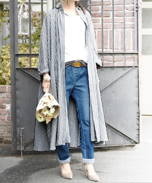 and it_（アンドイット）の「エミュラル emural ゆるコットンロングシャツワンピース（シャツワンピース・レディース・スミクロ/サックスブルー/アイボリー/ストライプ/スモークピンク/ブラック系その他7/ネイビー×ホワイト/ブルー系その他/ライトグレー/チェック・M-L）」の8枚目の写真