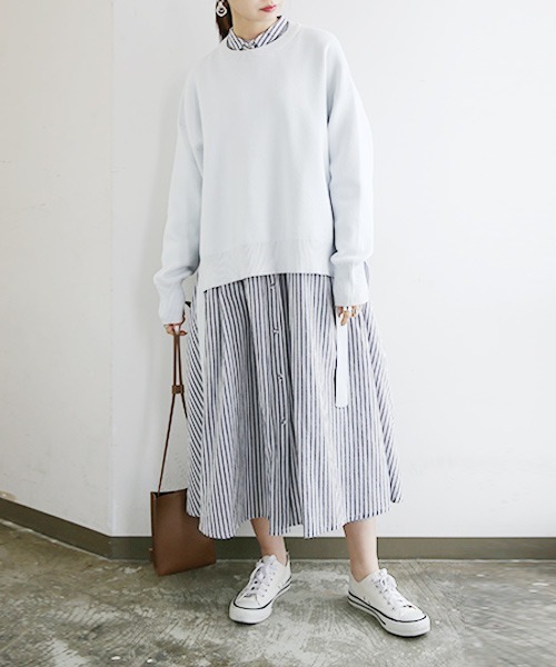 and it_（アンドイット）の「エミュラル emural ゆるコットンロングシャツワンピース（シャツワンピース・レディース・スミクロ/サックスブルー/アイボリー/ストライプ/スモークピンク/ブラック系その他7/ネイビー×ホワイト/ブルー系その他/ライトグレー/チェック・M-L）」の16枚目の写真