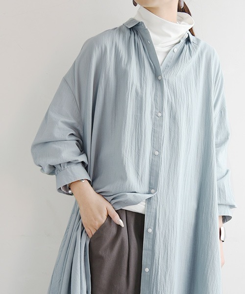 and it_（アンドイット）の「エミュラル emural ゆるコットンロングシャツワンピース（シャツワンピース・レディース・スミクロ/サックスブルー/アイボリー/ストライプ/スモークピンク/ブラック系その他7/ネイビー×ホワイト/ブルー系その他/ライトグレー/チェック・M-L）」の19枚目の写真